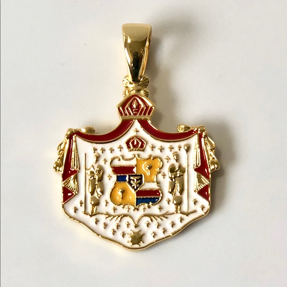 14k Hawaiian Coat of Arms Pendant Necklace Set 2mm - Picture 10 of 13